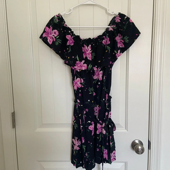 EUC | Forever 21 women’s off shoulder floral dress — medium‎ - Picture 1 of 6